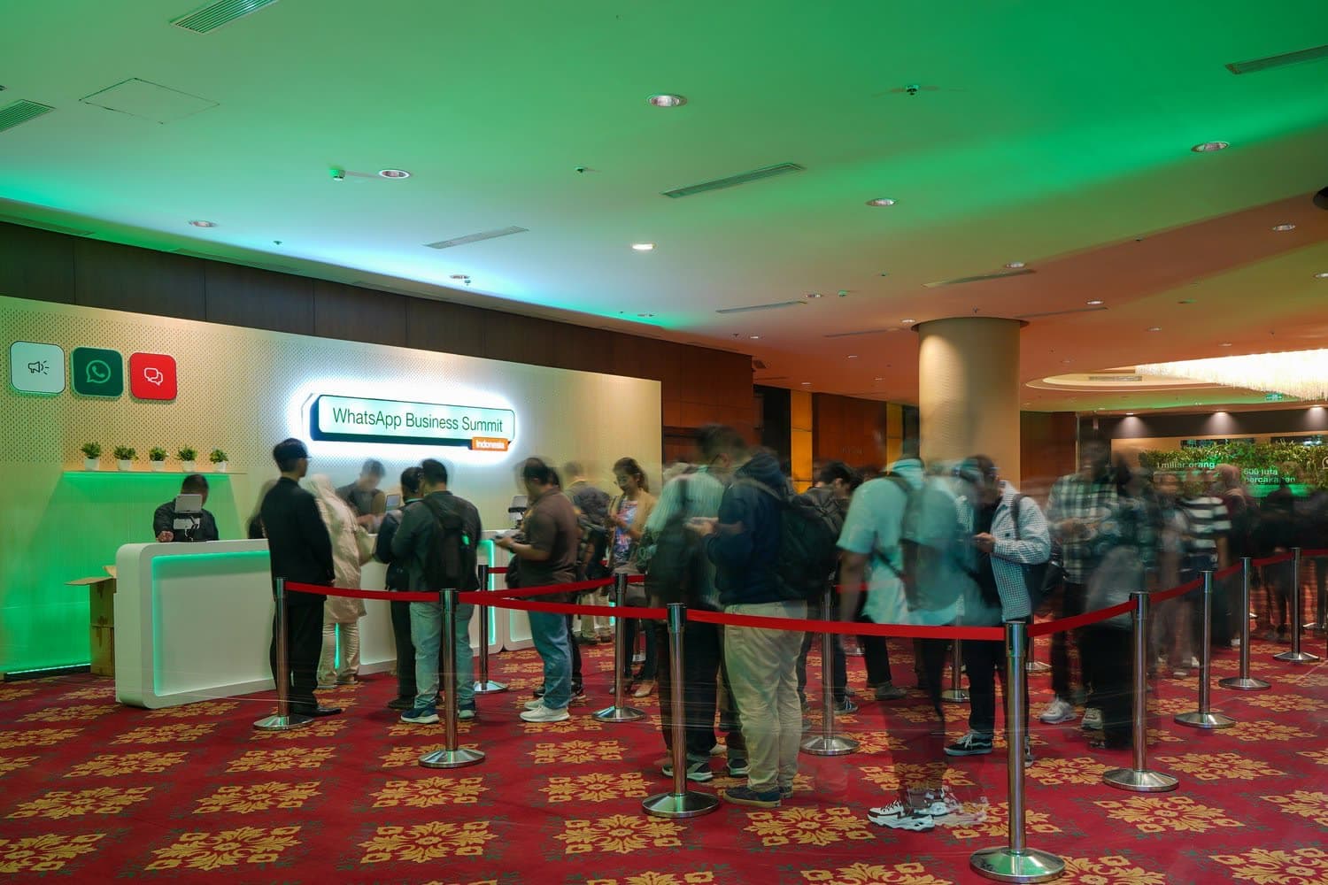 The setup included 10 self check-in kiosks and and 2 help desks to accommodate over 1,500 attendees.